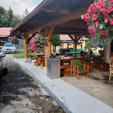 Monty Ranch Penzión pre hostí *